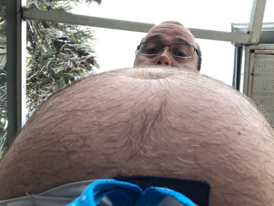 silus00:     Made a pig out of myself after the gym. Slammed 3k calories like it’s nothing. Gotta keep growing this gut and hit 200+lbs 💪🏻🐷 