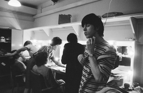 reluctant-martyrs: Keith Richards along fellow members of the Rolling Stones in their dressing room, c. 1965