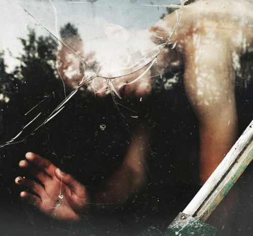 lookporn:  Crack. by Jacob Robert Price on Flickr.