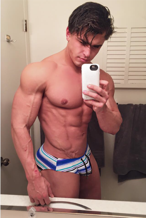 manrumpsxxx:  Follow Me For The Sexiest Rumps On Tumblr 