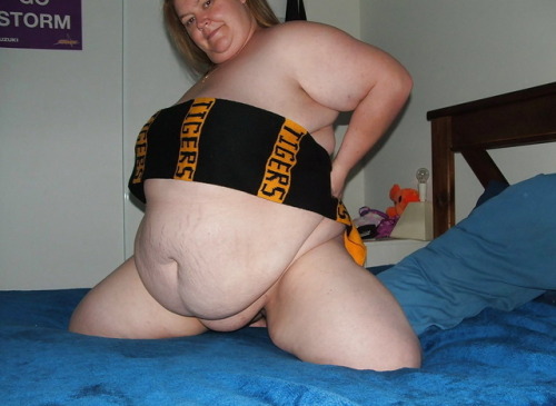 hotfatssbbwfeedeepics: Wanna fuck a big bbw chick? - CLICK HERE!