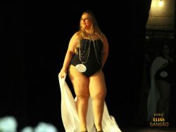 planetofthickbeautifulwomen:  Daniela Maggah @ The Miss Plus Size Osasco 2013 (São Paulo, Brazil)  