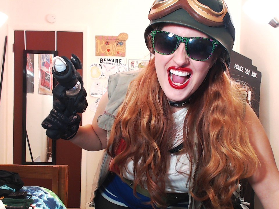 kayleepond:  She walks softly but she carries a big gun. (From the Tank Girl theme