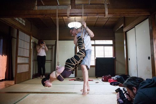 kinbakunokaiji:  My private Kinbaku lesson with Akira Naka October 11 · · Taken at スタジオ六本木倶楽部 Photos by Erisa Sato 