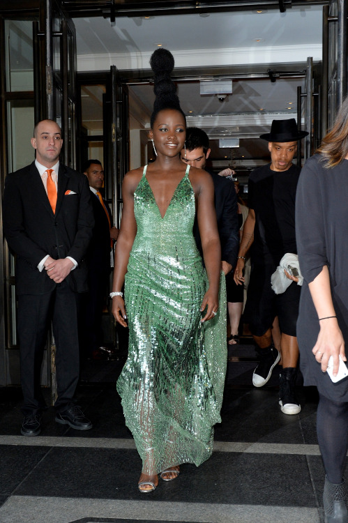 jackafz:  celebritiesofcolor:  Lupita Nyong'o leaves from The Mark Hotel for the 2016 ‘Manus x