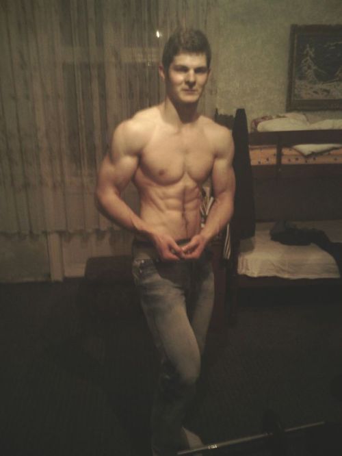 fuckyeaimgay:  Constant Gay Porn - Follow for more 