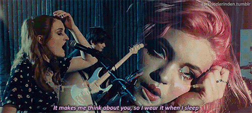 sarkisozlerinden:  Hey Violet - Hoodie
