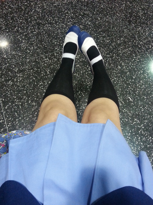 castikat:More ACen photos!Me as Mio from K-On! (School Uniform version)brighteyescosplay as Mugi fro