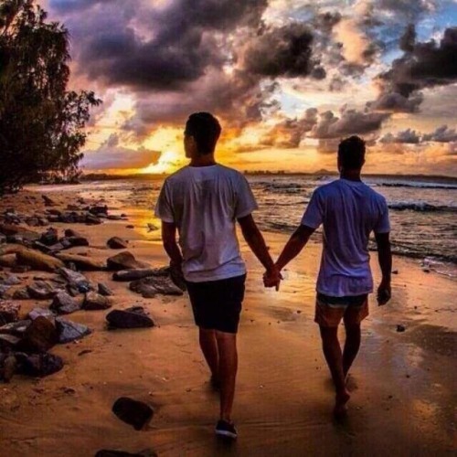 gay-boyfriends-insta:Walks on the beach >>