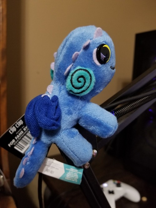 Aurene is now the guardian of my mic cord making sure to keep it in place :D