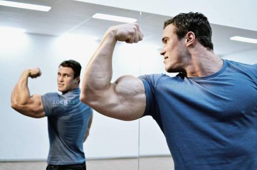 big-strong-tough:  Calum von Moger 