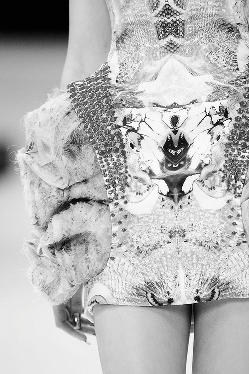 hauteinnocence:  Closeup: Alexander McQueen SS 2010