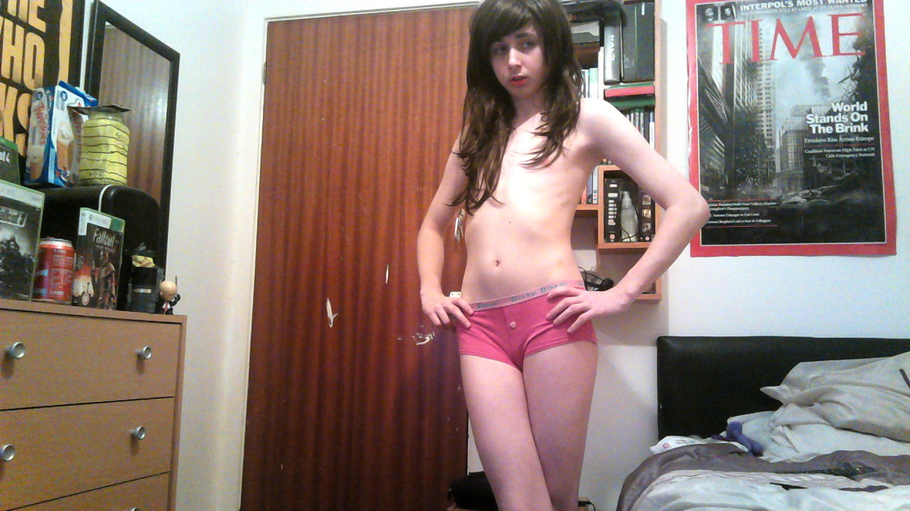 crossdressingboys:  OMFG!!!