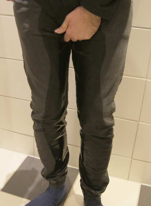 kinkynatious: Pissed myself so hard it hurt.