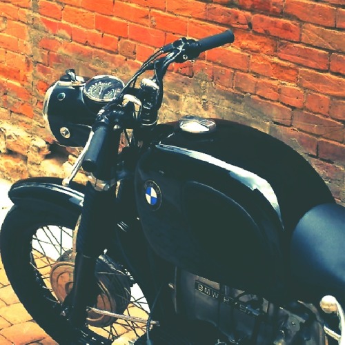 BMW 750 Cafe Racer | Brat | Tracker