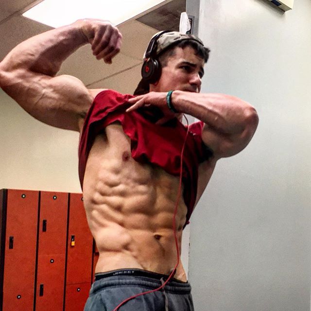 beautifulyoungmuscle:  breathtaking… 