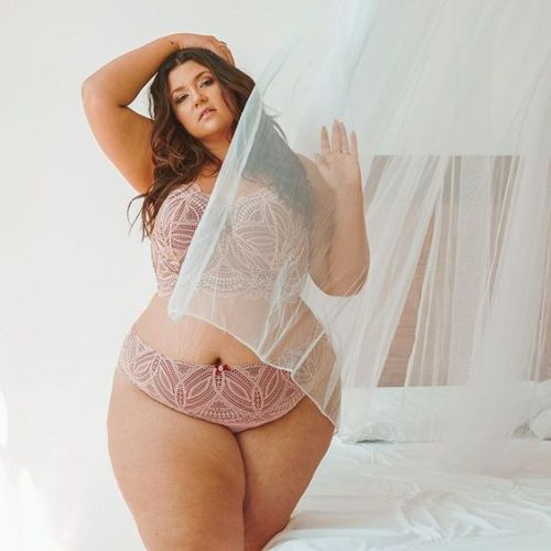 itsmarkwhite - yesbrieftragedygardenblr - Full figured heaven...