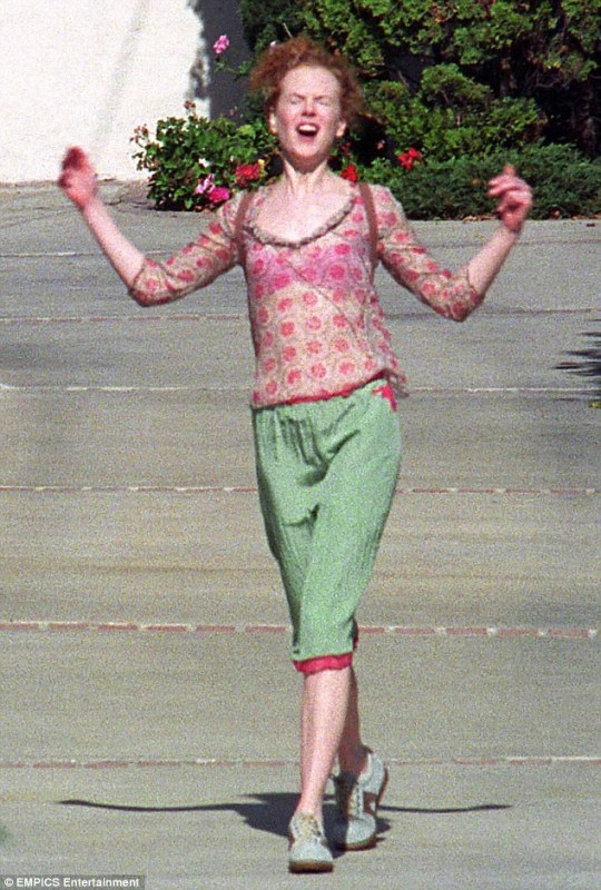 sculptureoflimitations:  lorellaigilmore:  lorellaigilmore:  where are the photos of nicole kidman celebrating signing the papers from her divorce from tom cruise    i found them   Iconic candid moments in Women’s history. 