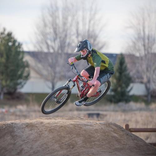jeremyerickson112: Just messing around on the pump track #specialized #pslope #fox #sixsixone (at Ea
