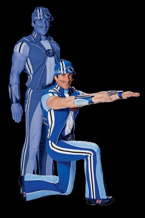 sportarobbiecentral:These photos are just ominously labeled the “sportacus exclusives” o