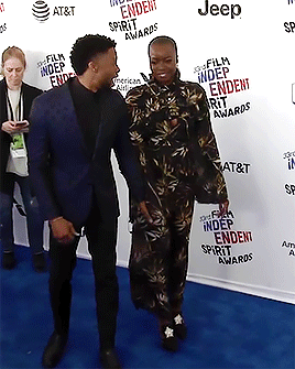 notoriouslynay: bodeinebraaazy:  retro-melanin:   Lmaoooo so one hilarious observation