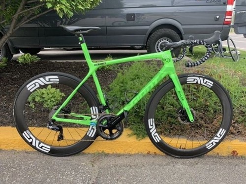 Solid race rigs for @teamskylinebike who are rocking the 1-1/4” certified slammed bearing covers. Damn son. That’s a tight setup. 📷 @davey_dawson