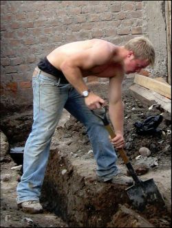 Nothing sexier than a hot guy working up a sweat.