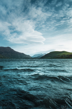 Gentle Waves | Photographer © | IG | AOI