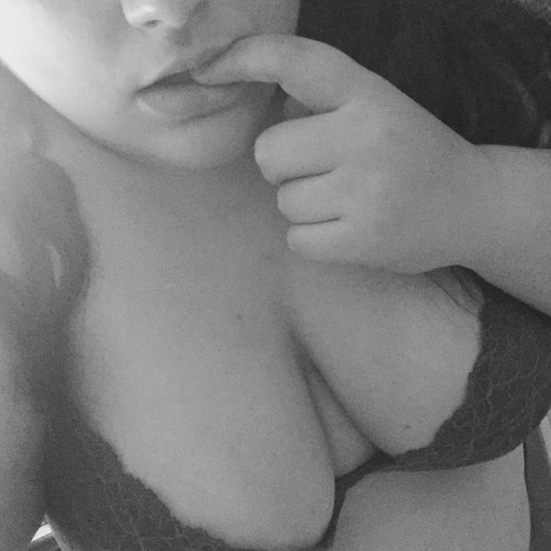 bbwcharlierebel:  Who wants some Friday, after work sex? Hint: I do.