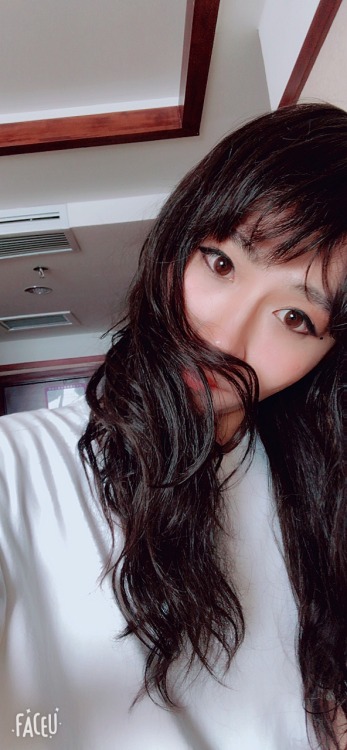 jimaizing: lon3lygod: plz-fill-me: 还要什么女朋友～ 自己爱上自己了 美的不要不要的 Mmmm I WANT SOME OF THAT YUMMY