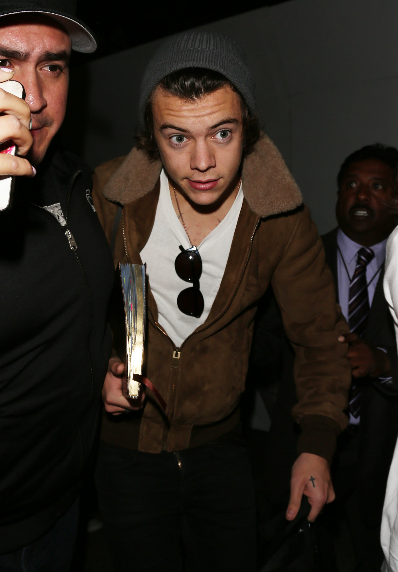 direct-news:  HQ Harry Styles at LAX yesterday. (19/11/13)