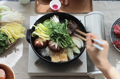 tokkeki:    Sukiyaki by 아내의 식탁   
