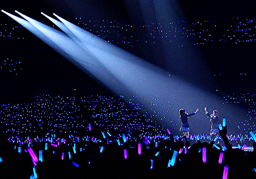 Yoshino Nanjō & Aina Kusuda Performing Garden Of Glass μ's 4th Love Live! ~ ENDLESS PARADE ~ (2014)