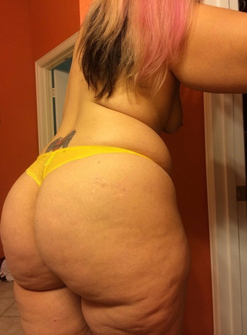 Thick women/ BBWs