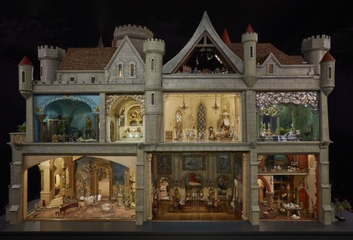cair–paravel:Colleen Moore’s fairy tale castle dolls’ house. Moore was one of the 