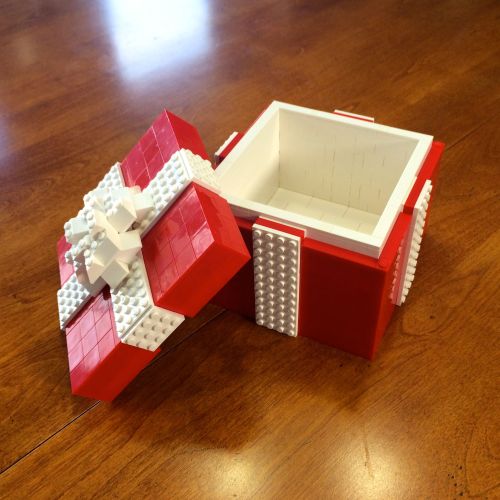 creative-curiosity-design:  Practical Uses for Lego pieces  (Source: Mashable)