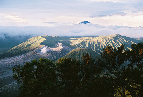 itacism:  Gunung Bromo- Mt. Bromo by yipchoonwai on Flickr. 