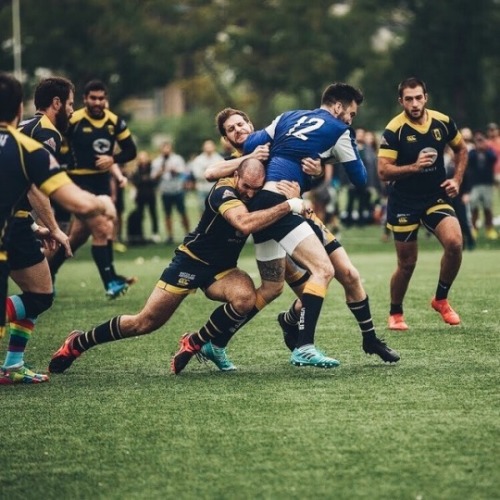 luz-natural:Men we like to play@alexghinger with @gothamrugby