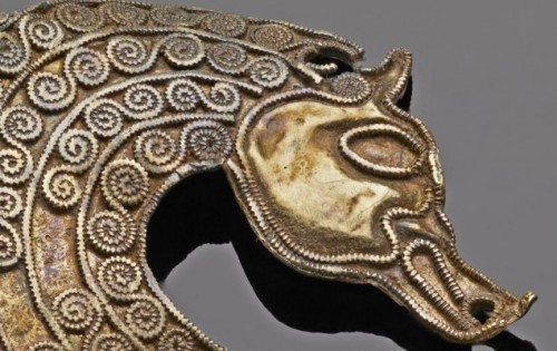 archaicwonder: Anglo-Saxon Filigree Seahorse from the Staffordshire Hoard, c. 7th-8th Century Many o