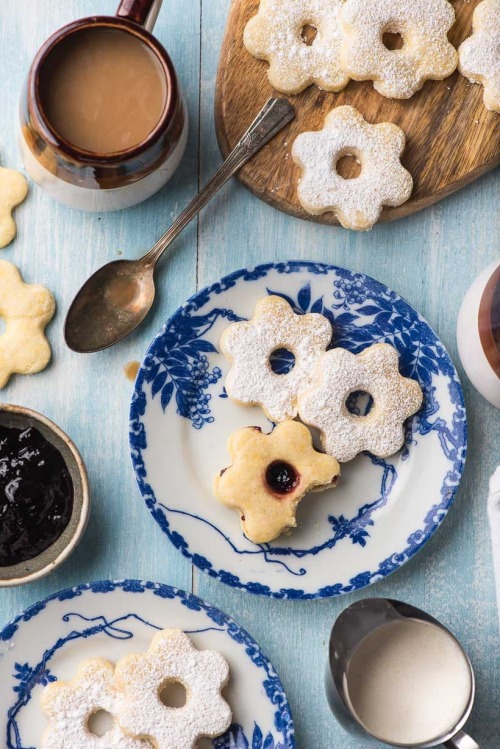 foodffs: ITALIAN CANESTRELLI COOKIESFollow for recipesIs this how you roll?