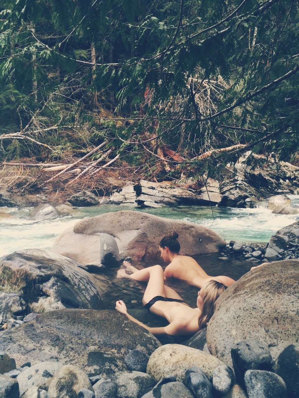 tiannagrey:  Sloquet Hot Springs 