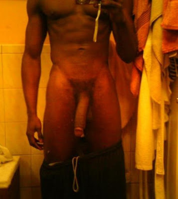 scorpius21:  freakxxl:  justthedicks:  Alright he’s got the muscle but does he have the dick……….um yep.  Big dick  Black male pornblog http://scorpius21.tumblr.com/ 