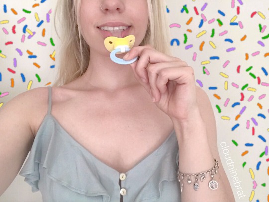 Porn photo cloudninebrat:sprinkles and a paci make everything