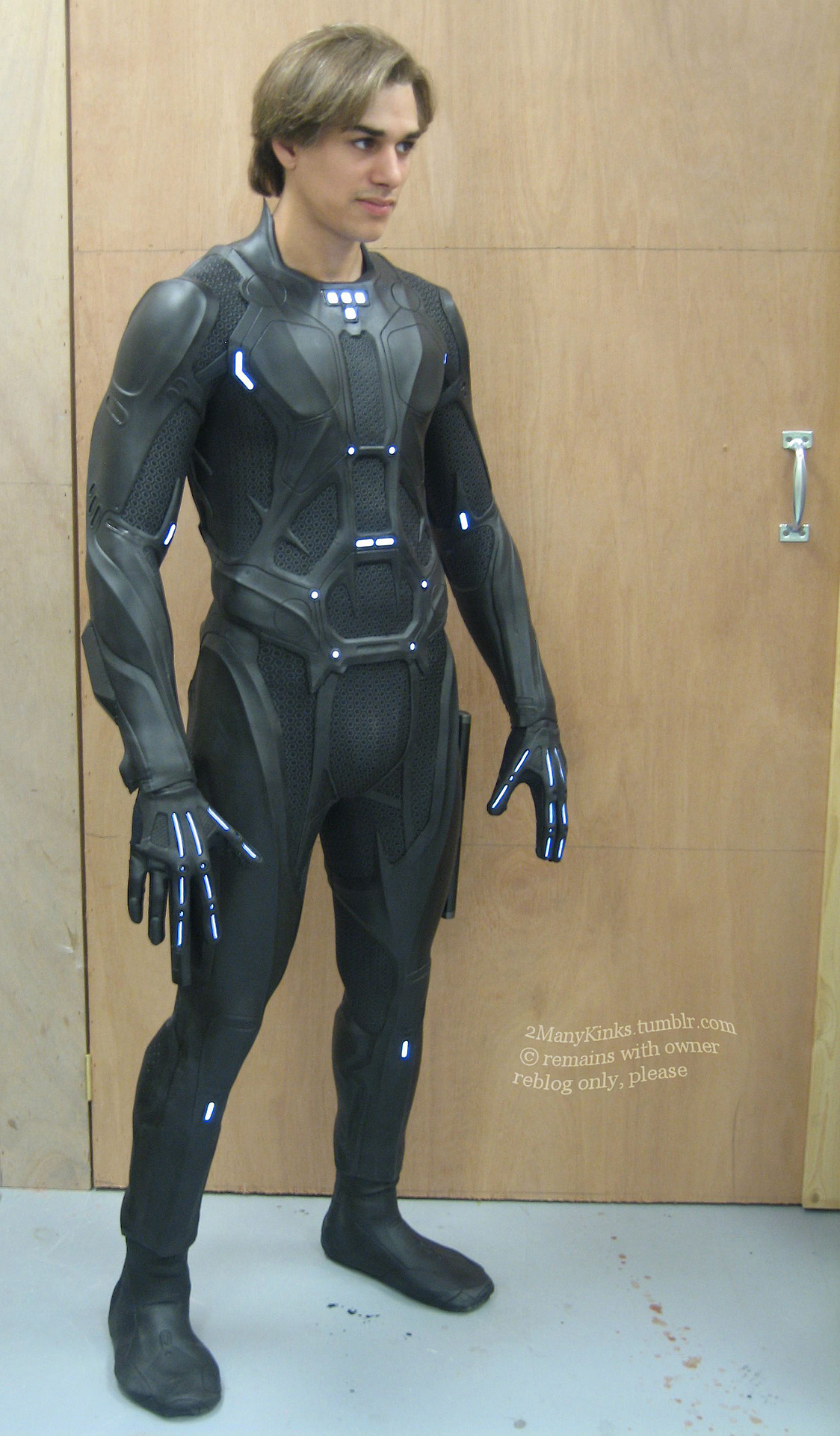 wellthatsnicehuh:  sqwhirlly:  spndxboi:  31 yo from nj kink is my life…….feel