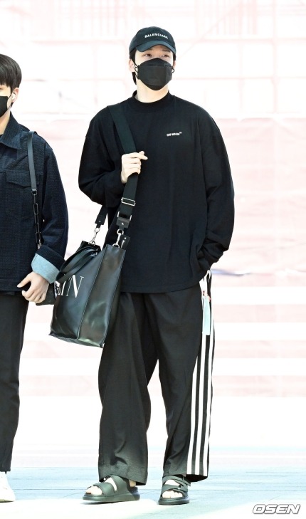 [220420] ATEEZ’s Yunho @ Incheon Airport, departing for Europe 