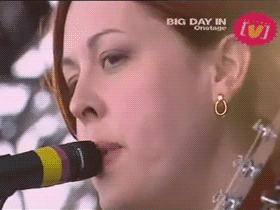 whole-lies-and-half-smiles:  Sleater-Kinney, Wilderness, BDO 2006 (X) Corin you’re