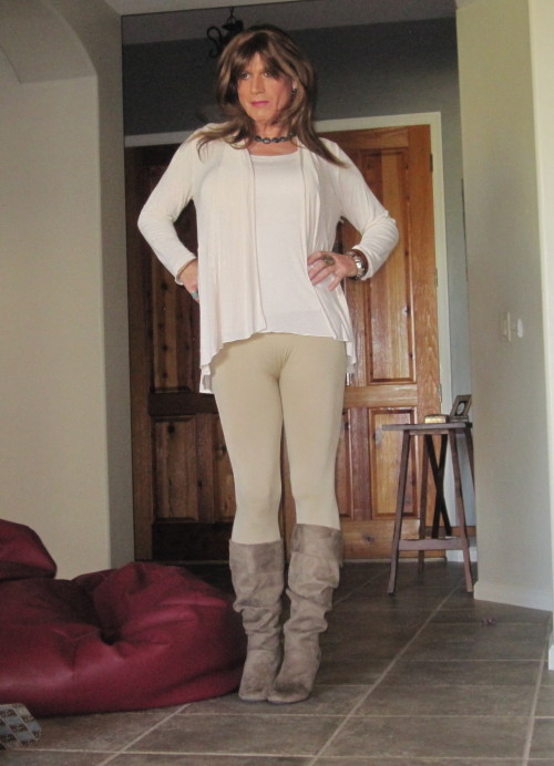lazcd:Super tight leggings out and about :) Perfect leggings!