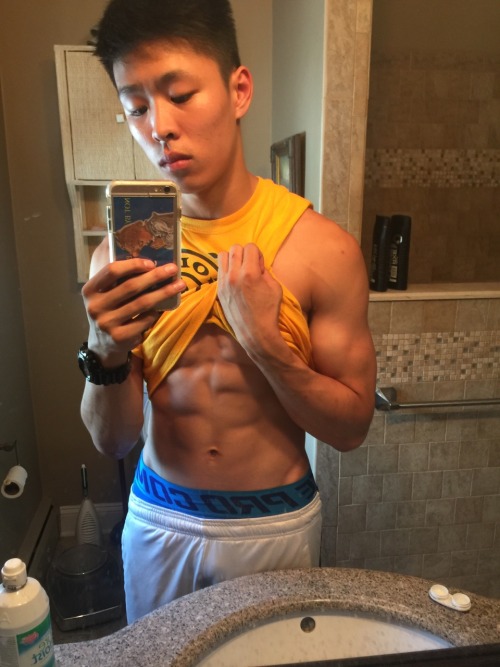 kcheesyyy:Abs on point lately