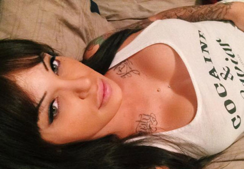 shemalesbigcocks:  http://shemalesbigcocks.tumblr.com/