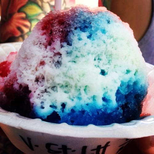 Matsumoto&rsquo;s Shave Ice with @mikekmyer !!!! So ono! #ono #grindz #localgrinds #localgrindz #soo